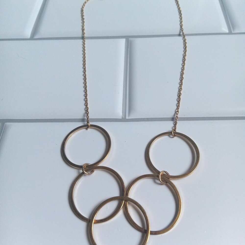 Vintage Avon Entwined Circles Gold Tone Necklace